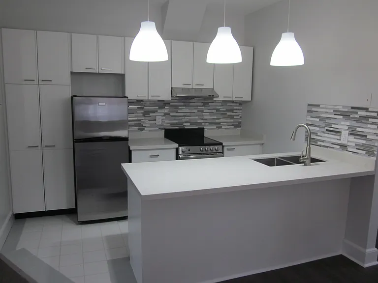 75 High Park Blvd #3 — Photo 1