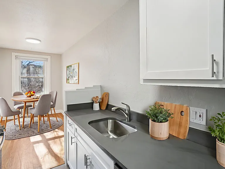 1000 N Sherman St — Photo 4