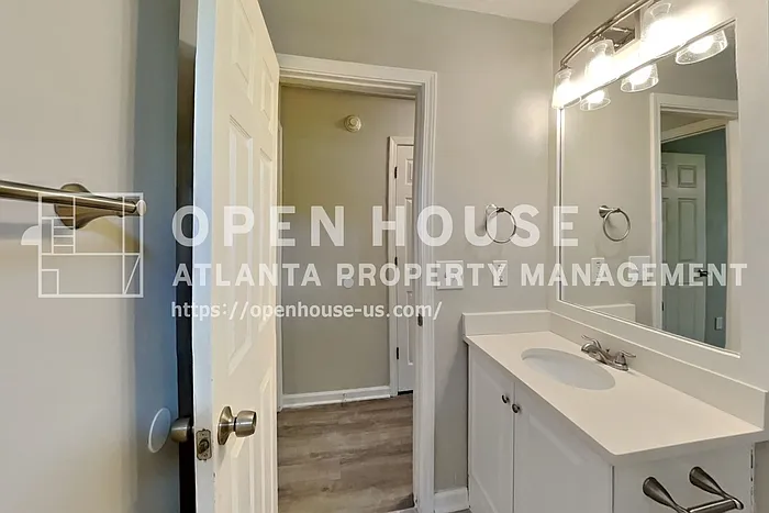 111 Meadowview Ln — Photo 16