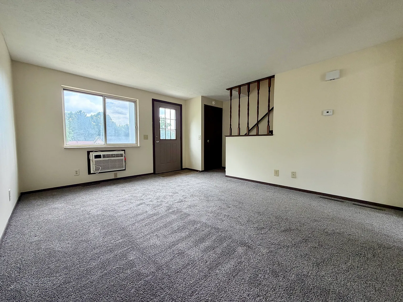 2 bed, 1000 sqft, $995 — Photo 3