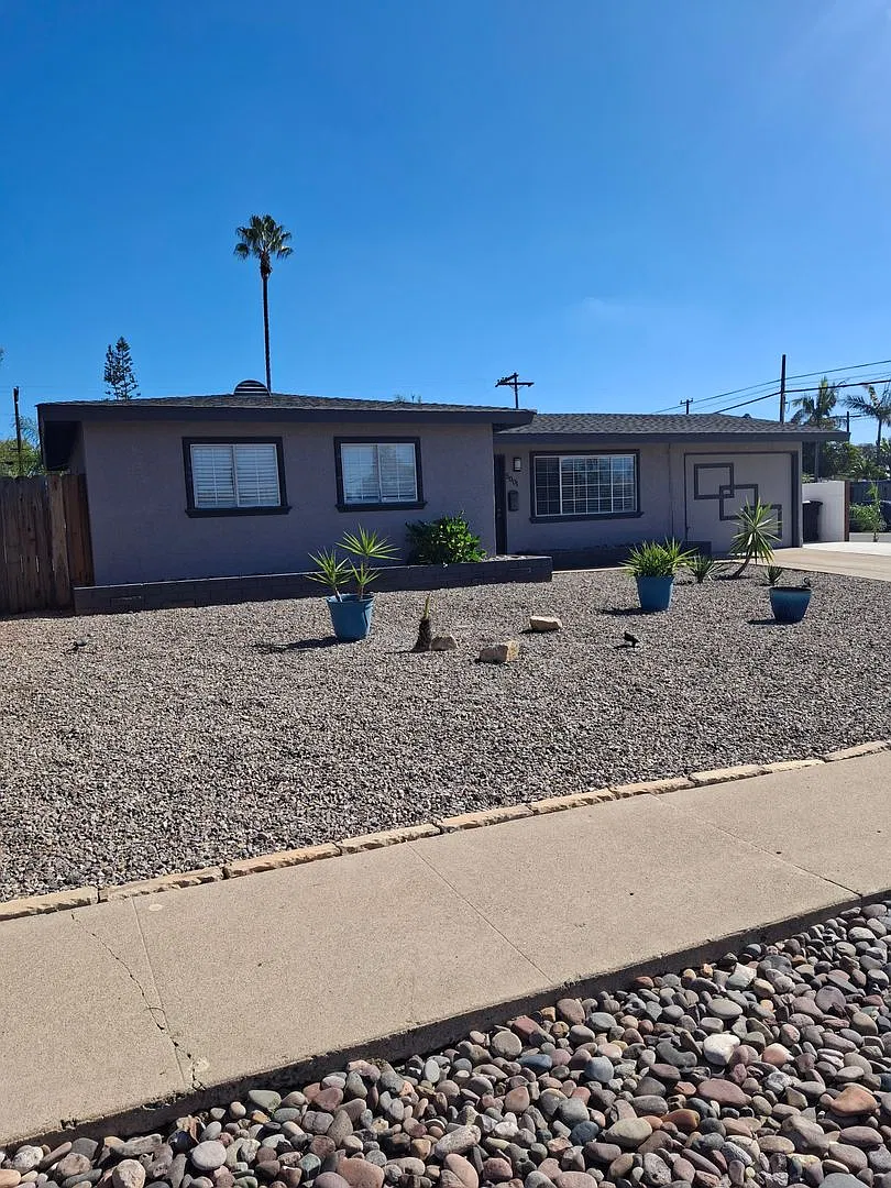 Completely Remodeled 4 Bedroom Home. Must See — Photo 2