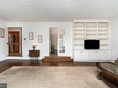124 Ravenswood Ct — Photo 9