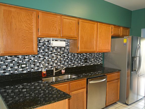 4th image of 613 W Parkside Dr