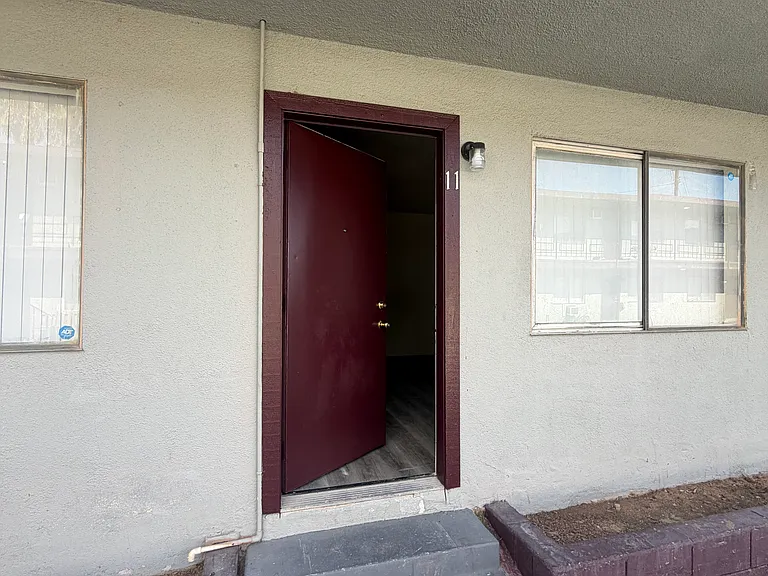 1619 E Eureka St #11 — Photo 3