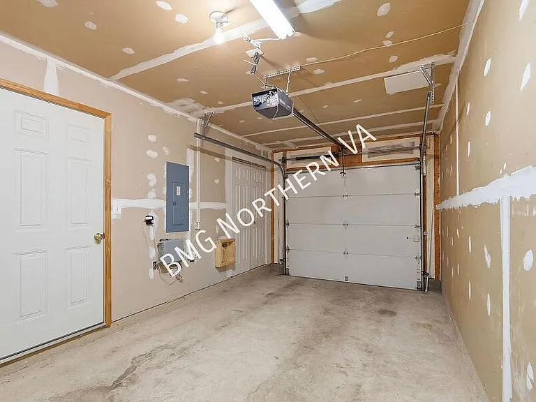 1881 Crescent Park Dr — Photo 29