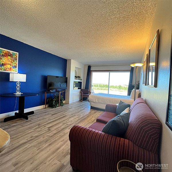 4th image of 304 14th Street NW #117