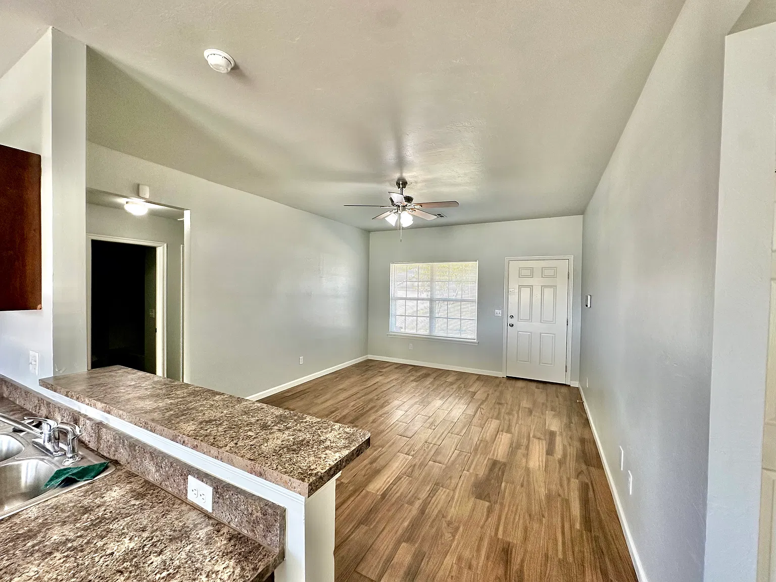 3 bed, 1143 sqft, $1,600 — Photo 4