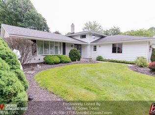 3985 E Park Dr, North Olmsted, OH 44070