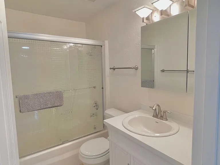 425 Park Cir #1 — Photo 10