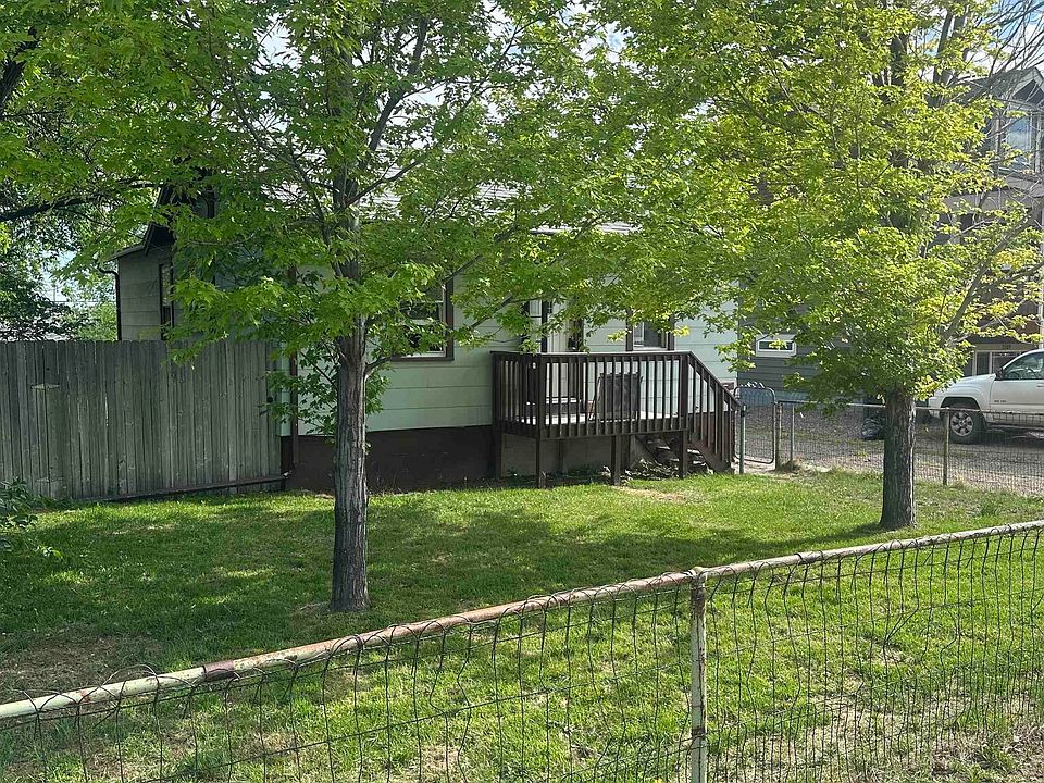2nd image of 2115 E 13th St