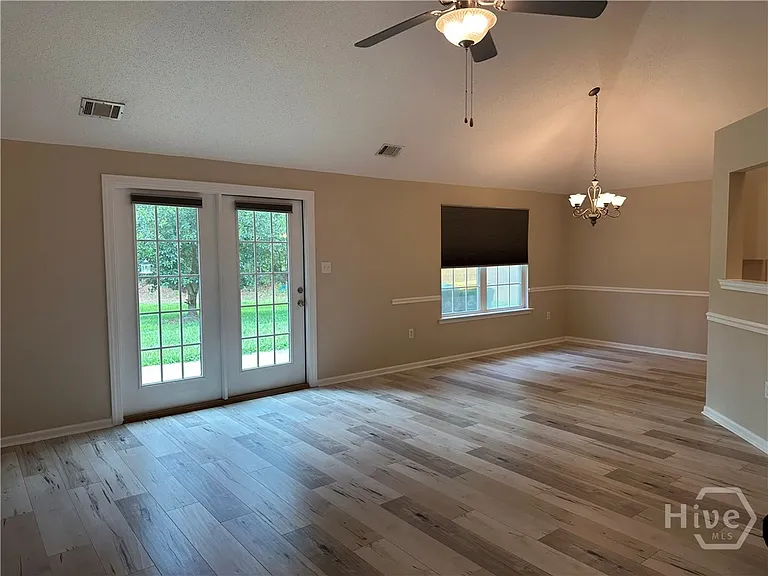 223 Chippingwood Cir — Photo 5
