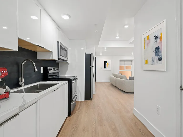 Western Lux — Photo 24