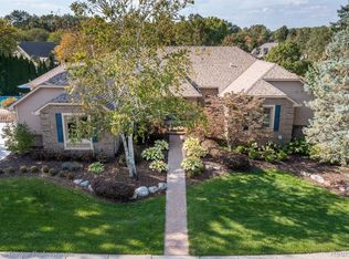 973 Whitegate Dr, Northville, MI