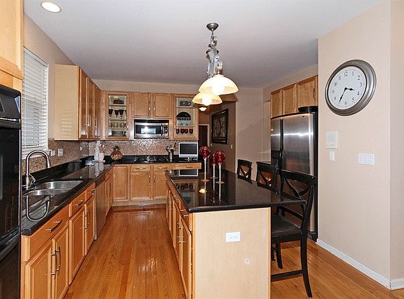2nd image of 1433 Eastgate Ln