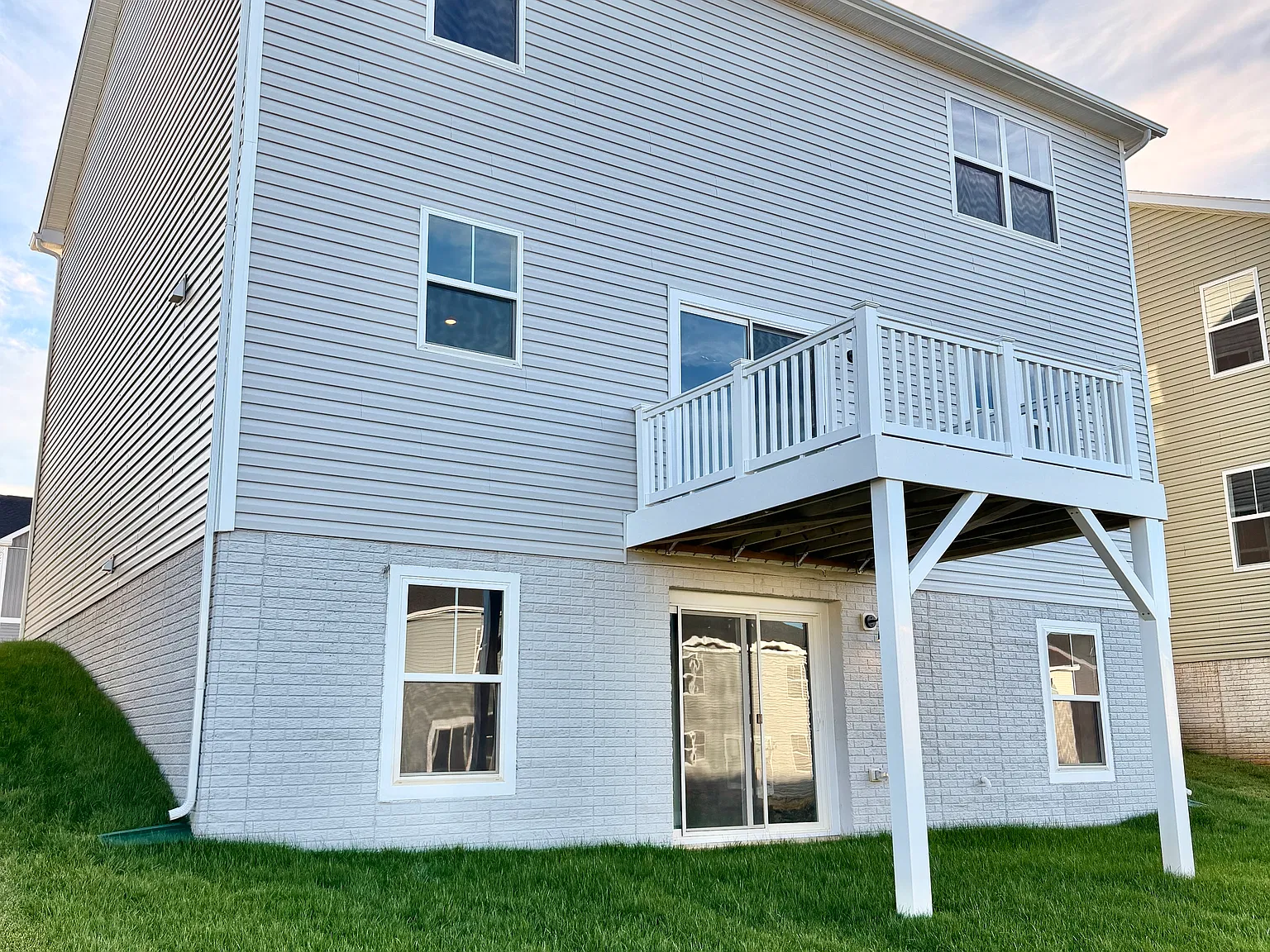 4 bed, 2650 sqft, $2,850 — Photo 4