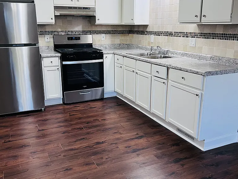 266 N Cross St — Photo 4