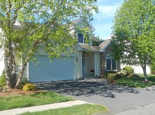 1 Green Briar Dr, Suffield, CT 06078