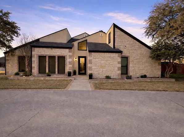 4508 Green Tree Blvd, Midland, TX 79707