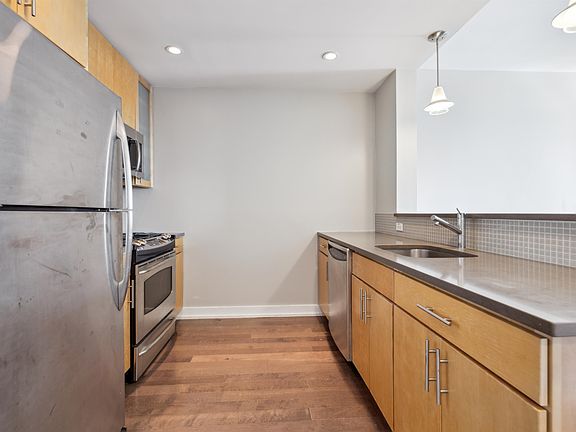 5th image of 3312 Hudson Ave Penthouse 9H