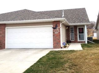 6240 Windhaven Dr, Lincoln, NE 68512