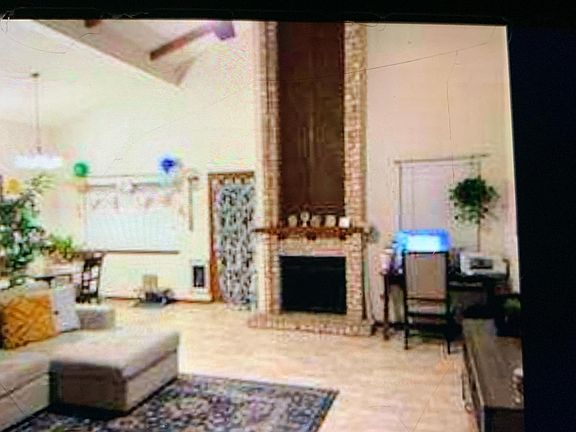 2nd image of 4624 Maureen Cir