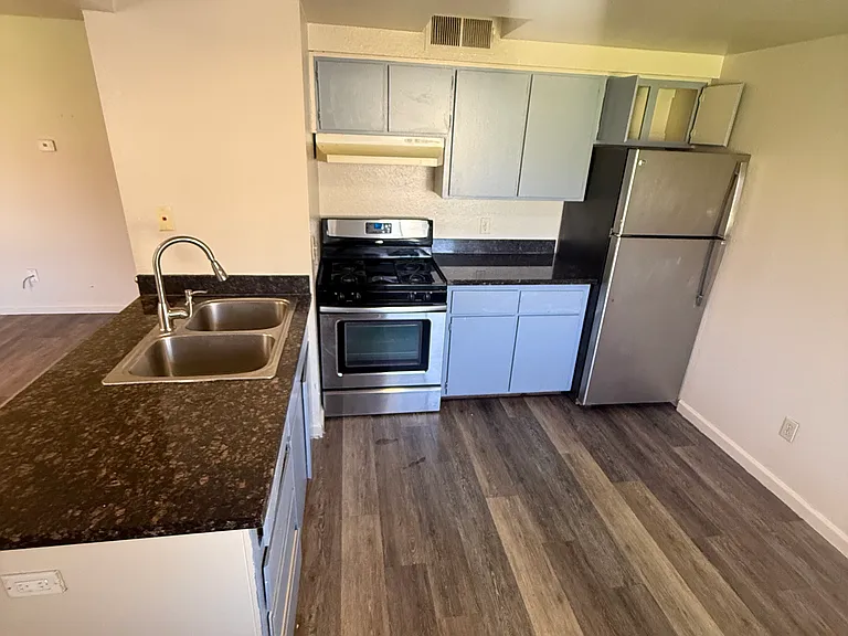 1230 Pioneer Ave #102 — Photo 5