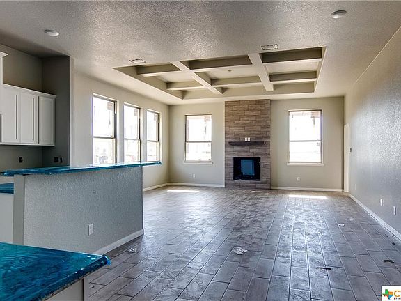 3rd image of 904 Earp Dr