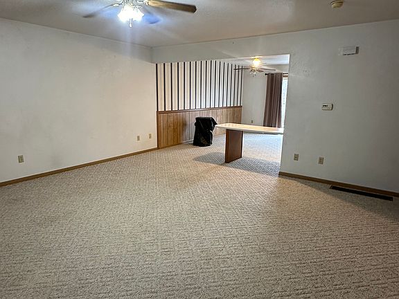 4th image of 408 Deer Valley Ct #3