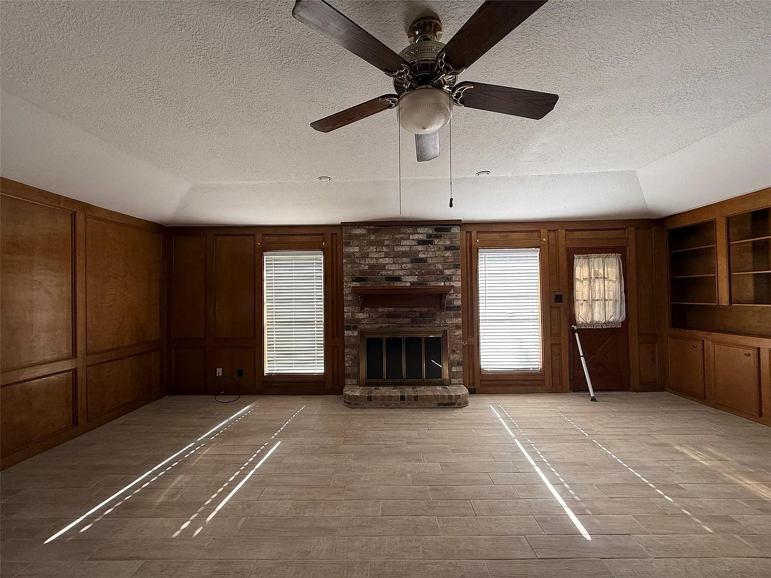 3 bed, 2.0 bath, 1748 sqft, $1,800 — Photo 4
