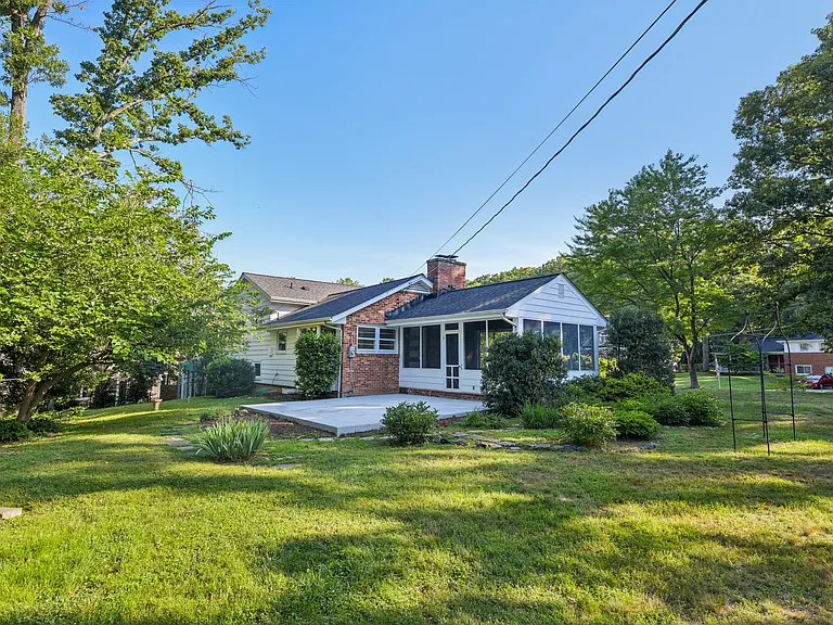 1106 Westbriar Ct NE — Photo 33