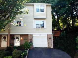 480 Pebble Ridge Ct, Feasterville Trevose, PA 19053