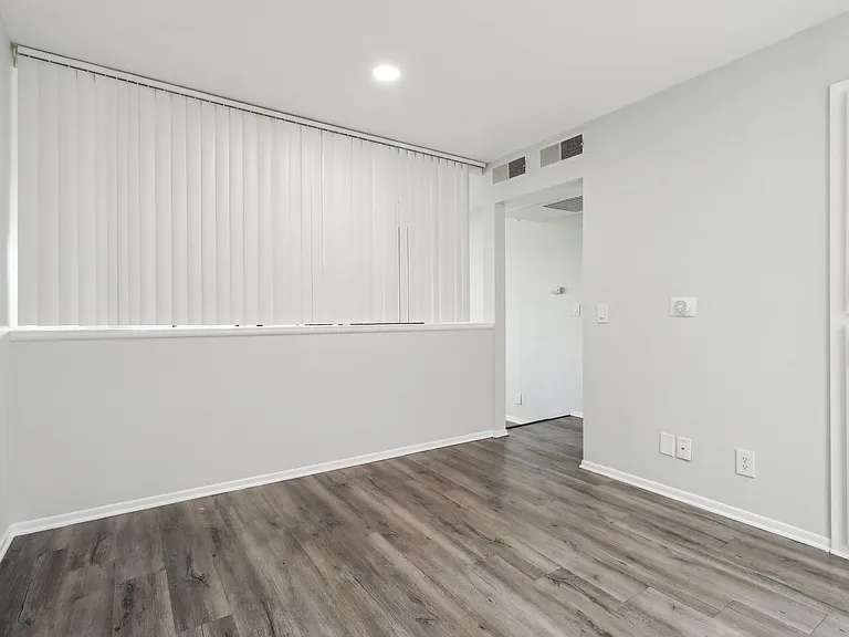 1223 Federal Ave — Photo 22