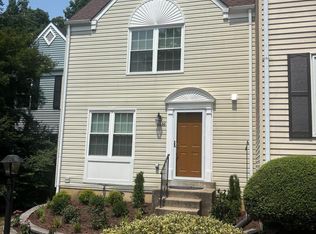 6636 Rockleigh Way, Alexandria, VA 22315