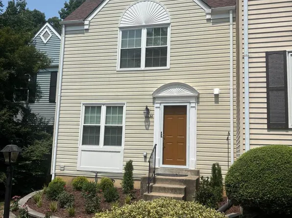 6636 Rockleigh Way, Alexandria, VA 22315