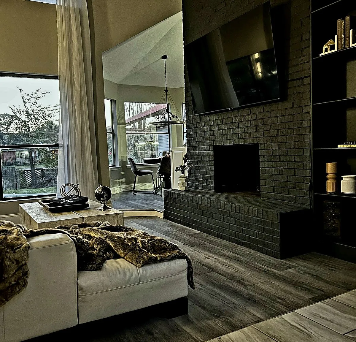 3 bed, 2189 sqft, $7,000 — Photo 2