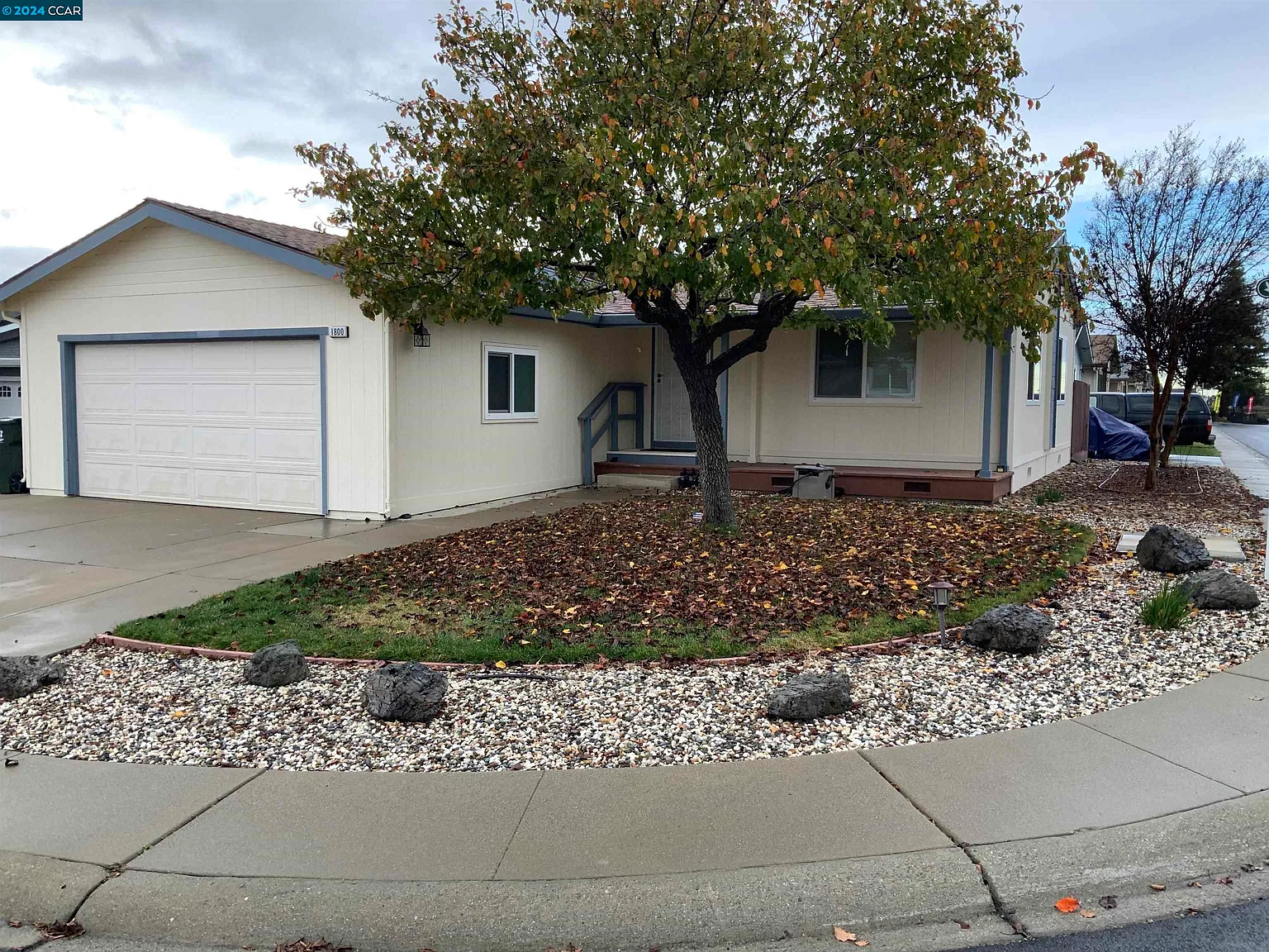 1800 Venice Ln photo 1