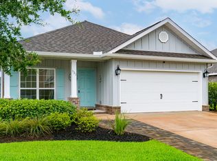 521 Cornelia St, Freeport, FL 32439