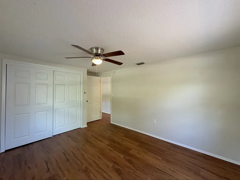 15839 Villa Dr — Photo 11