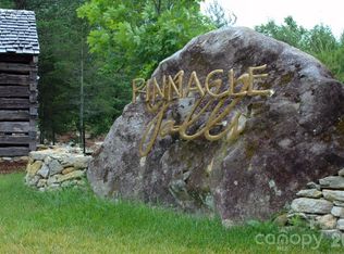 117 Huckleberry Ridge Ln, Zirconia, NC 28790