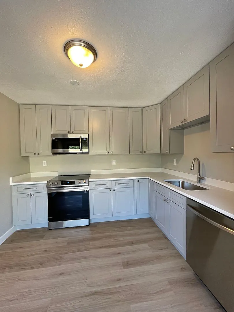 Beautiful 4 bed 2 Bath house in Aurora — Photo 3