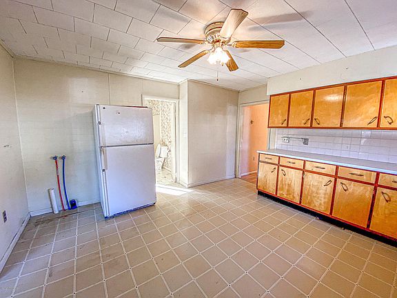 3rd image of 107 Florence Ave