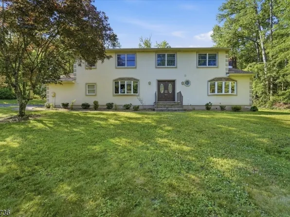 6 King Arthurs Ct, Edison Twp., NJ 08820