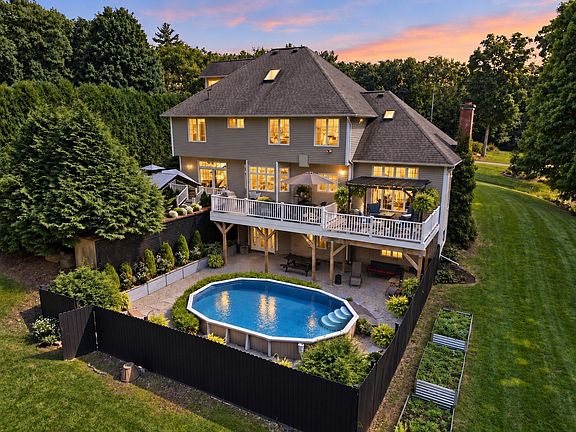 2nd image of 47 Deer Hill Cir