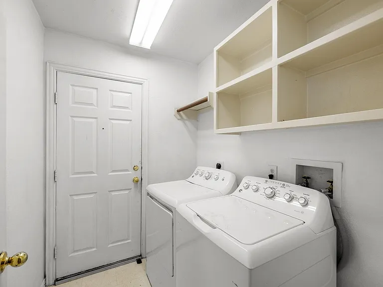 7206 Hollow Field Ln — Photo 23