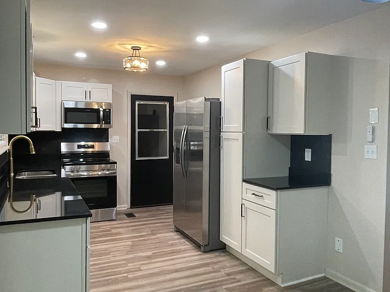 1217 Cranbrook Dr — Photo 8