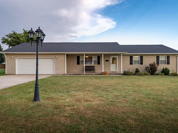 1307 Hazel St, Johnston City, IL 62951