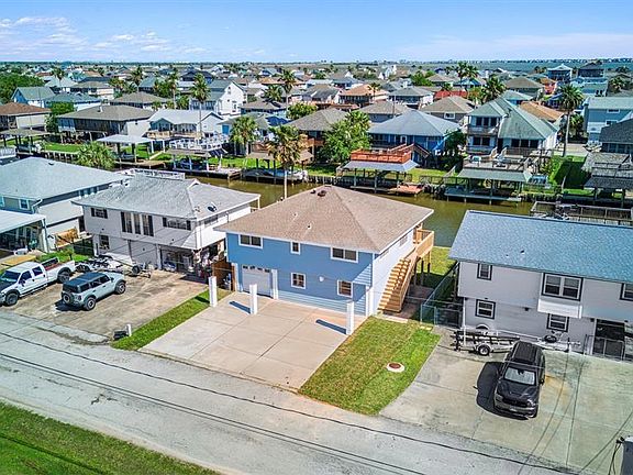 2nd image of 545 Pompano Street