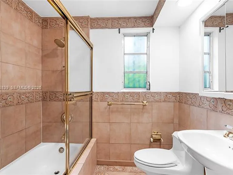 1906 SW 21st St #1906 — Photo 20