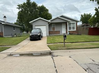 641 Baltic Dr, Florissant, MO 63031