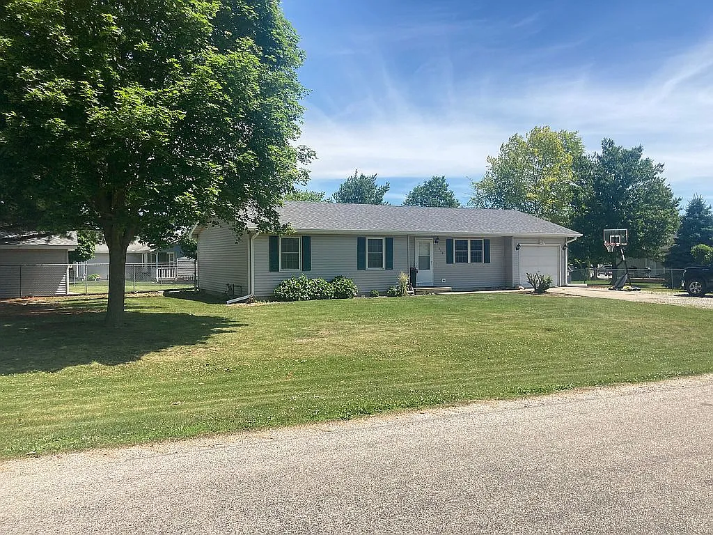 510 Valley View Dr photo 1